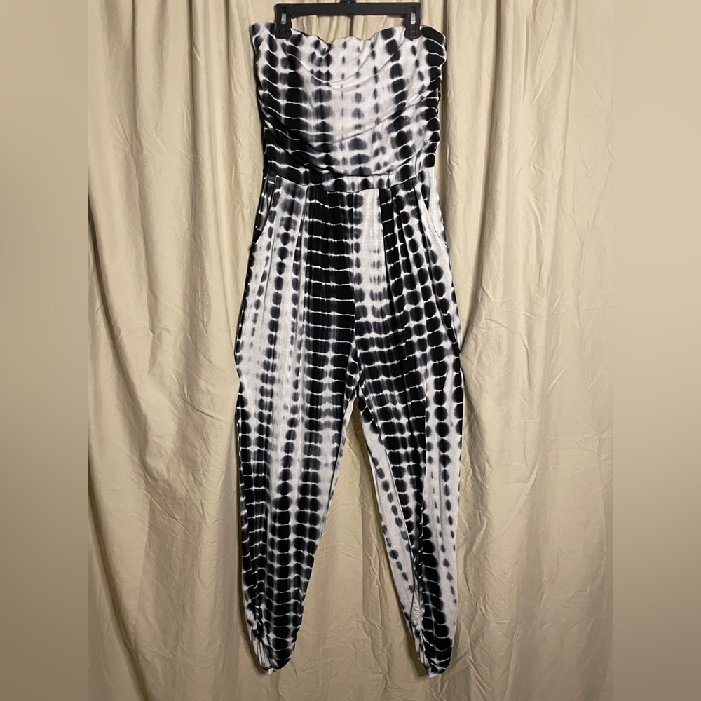 Heart & Hips black and white sleeveless romper, size 1X